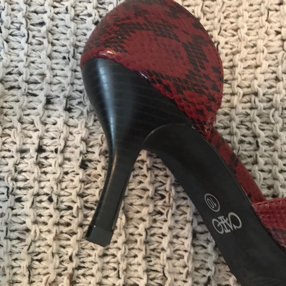 Cato heels size 10. Red Snake Skin - Picture 4 of 7